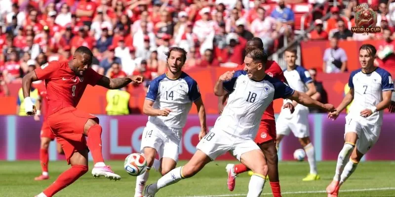 Cyle Larin vào sân từ ghế dự bị gỡ hòa 1-1 lịch sử cho Canada