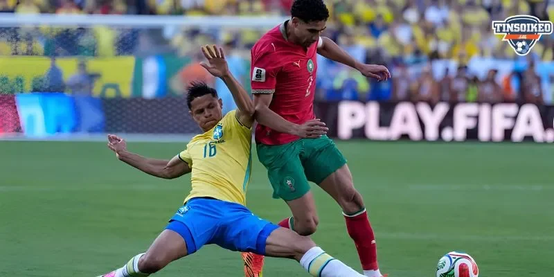 Hàng tiền vệ yếu kém, đội hình xa nhau khiến Brazil dễ bị thủng lưới