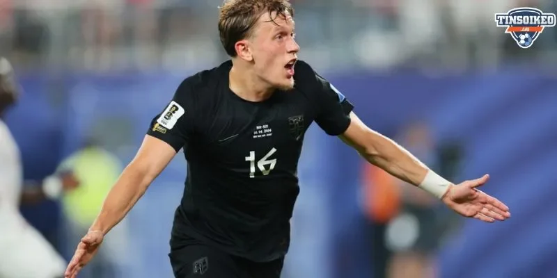 Pedersen vào thay người chấn thương, ghi bàn mở tỷ số 1-0
